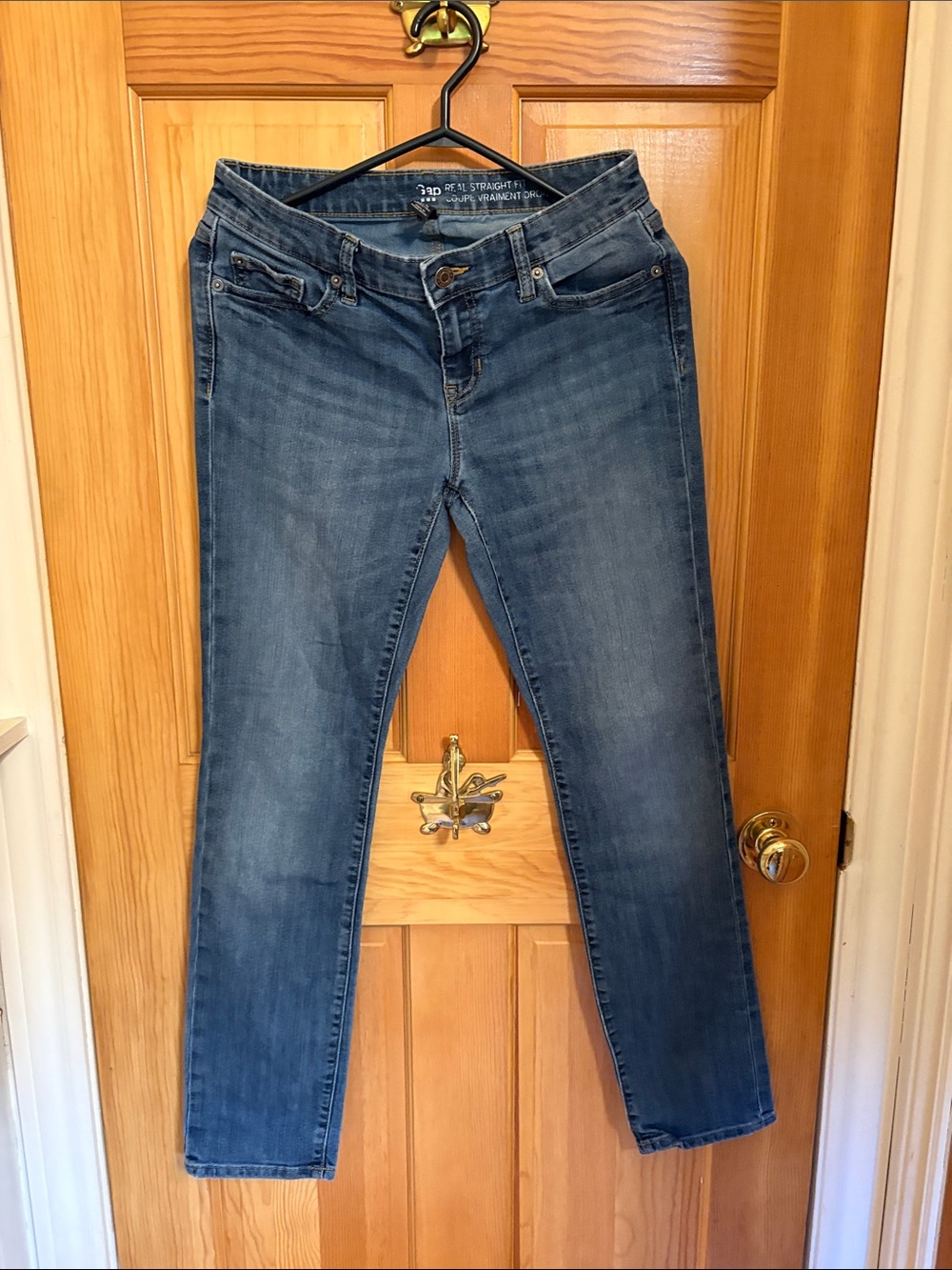 GAP Women's Skinny Jeans in Medium Blue Wash
